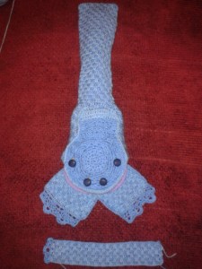 Crocheted uke case affixing straps