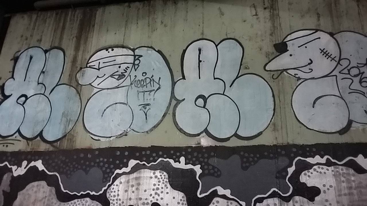 Underpass street arts seville Under the bridge graffiti characters