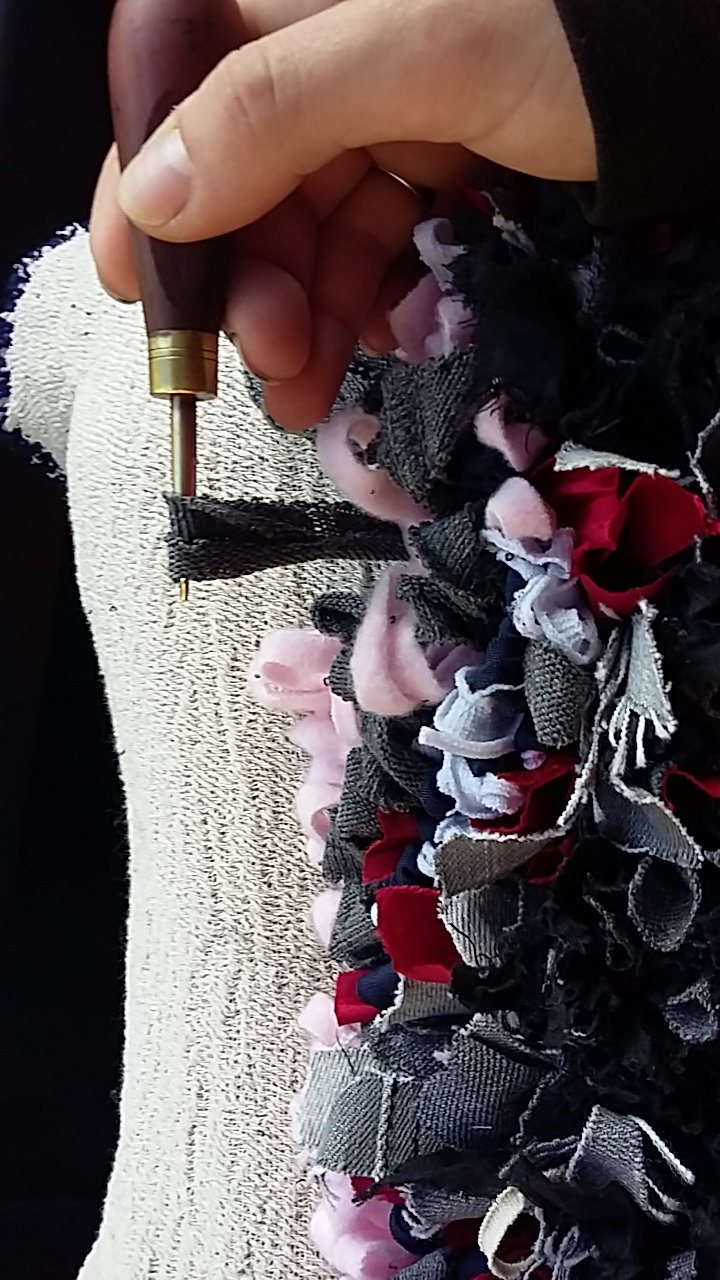 How to rag rug zpagetti fabrics Reuseable fabric crafts rug making vanlife