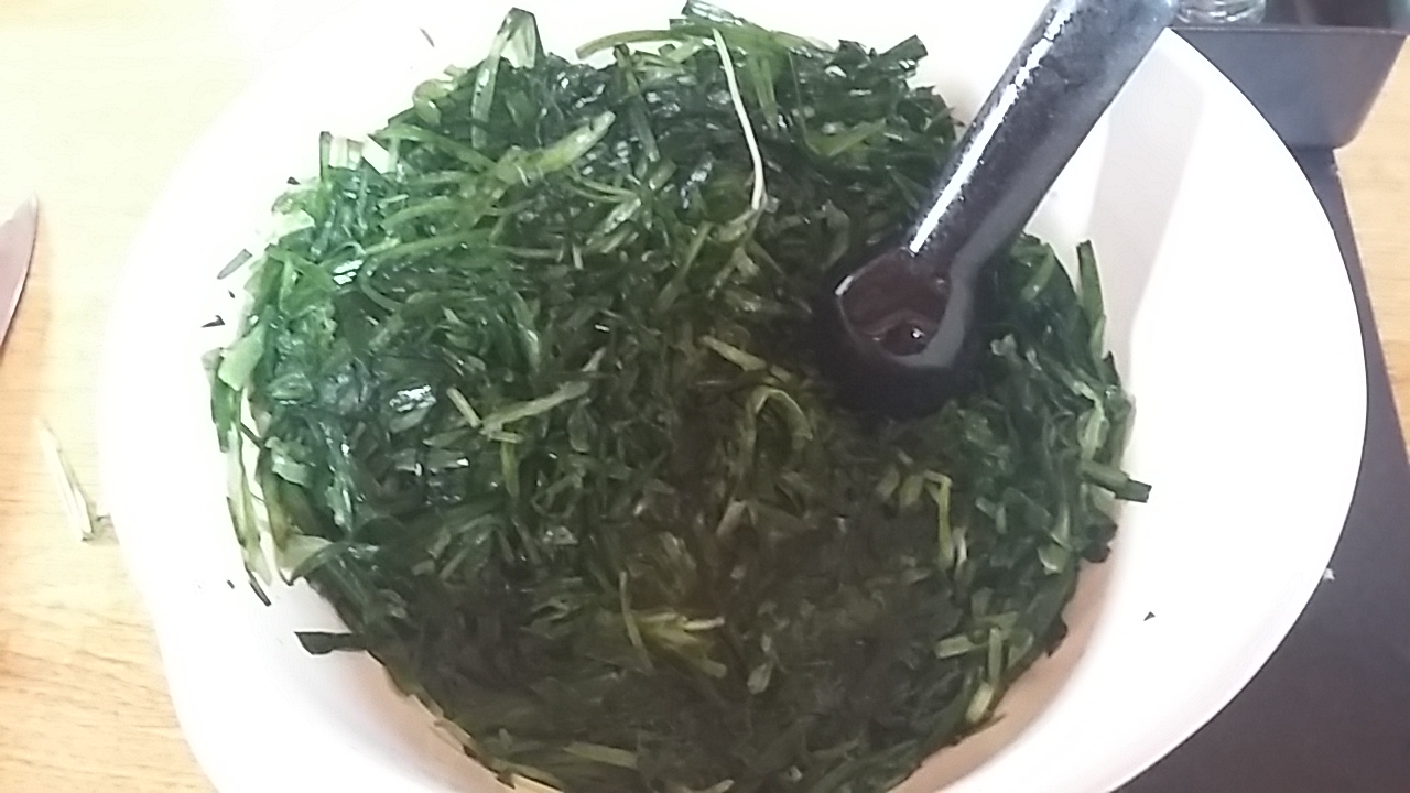 Crushing wild greens fermentation process