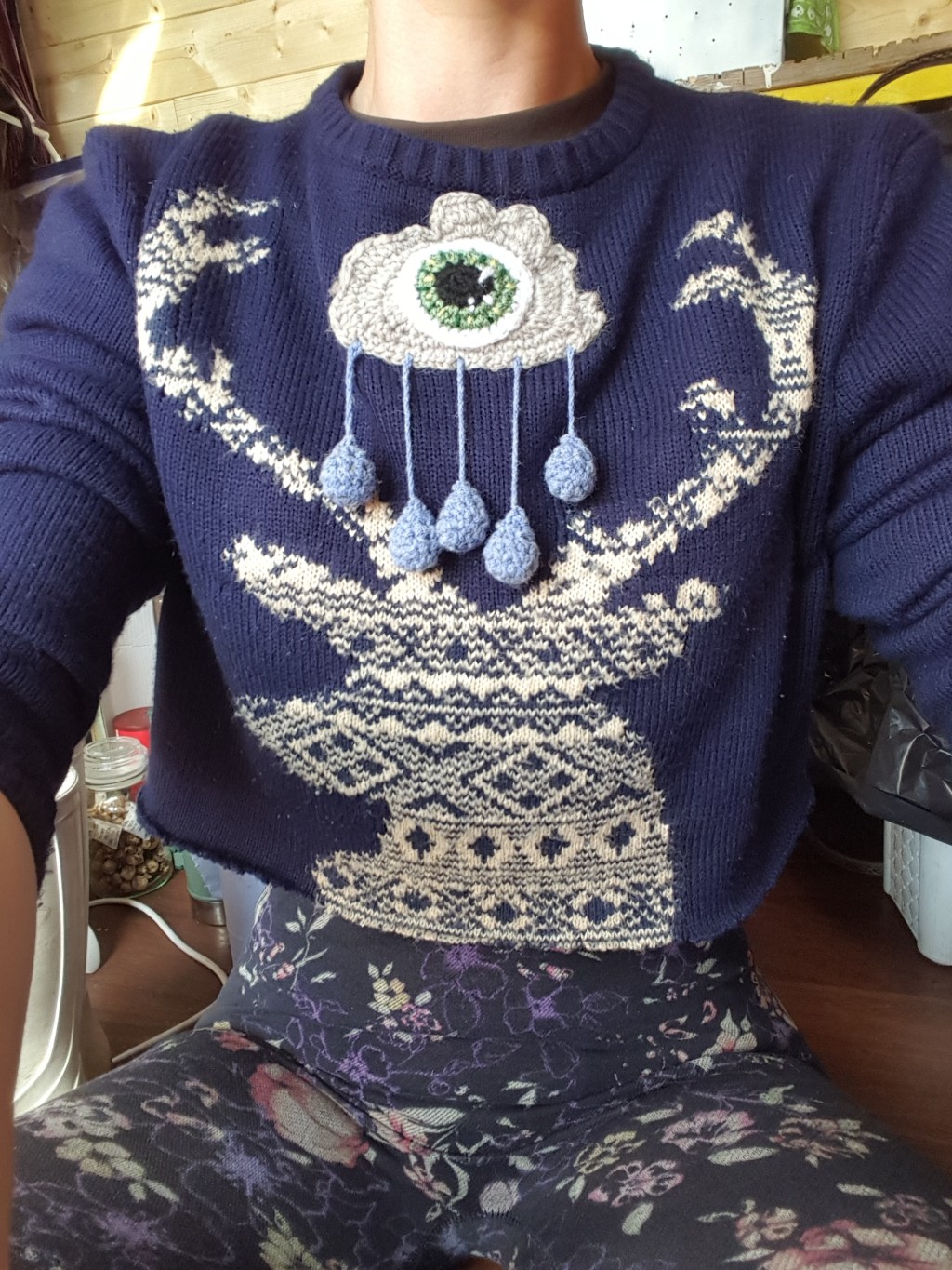 Crochet DIY patchwork to reinvigorate tatted&nbsp;clothes